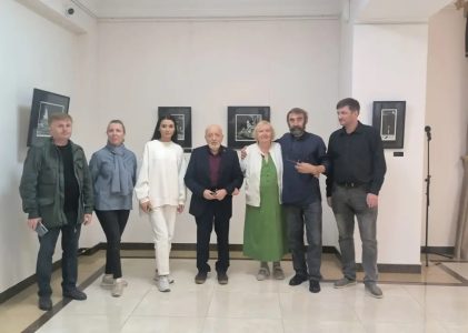 17 октября выставку Гульнары Алиевой «РУХ», проходящую в нашей Галерее посетил Михаил Верхоланцев вместе со своей супругой и нашими дорогими гостями